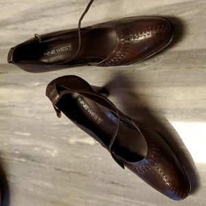 Nine West brown enclosed toe heel size 7